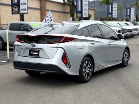 Used 2022 Toyota Prius Prime XLE image 10