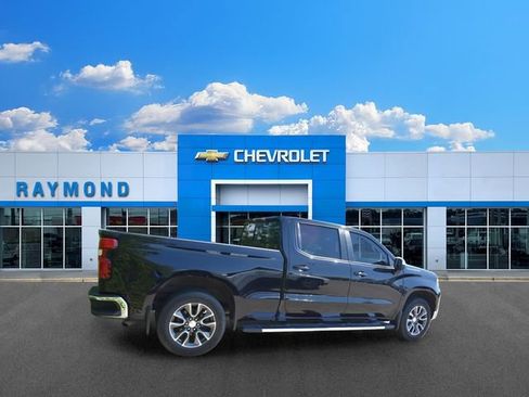 Used 2022 Chevrolet Silverado 1500 LT w/ True North Edition Plus AWD/4WD image 3
