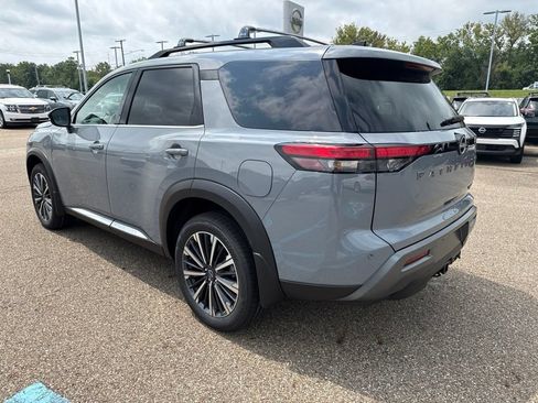 New 2026 Nissan Pathfinder Platinum w/ Accent Package AWD/4WD image 5