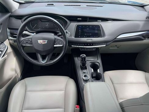 Used 2023 Cadillac XT4 Luxury w/ Cold Weather Package FWD image 12