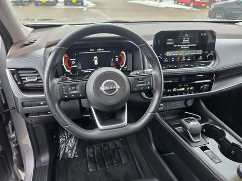 Used 2022 Nissan Rogue Platinum w/ Head-Up Display Package image 16