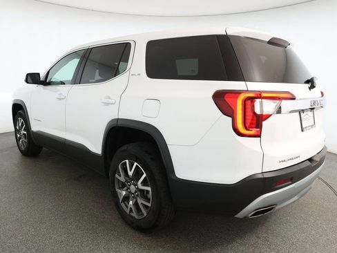 Used 2023 GMC Acadia SLE image 6