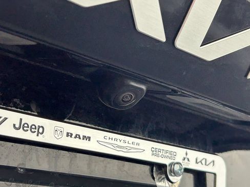 Used 2023 Kia Sorento S FWD image 19