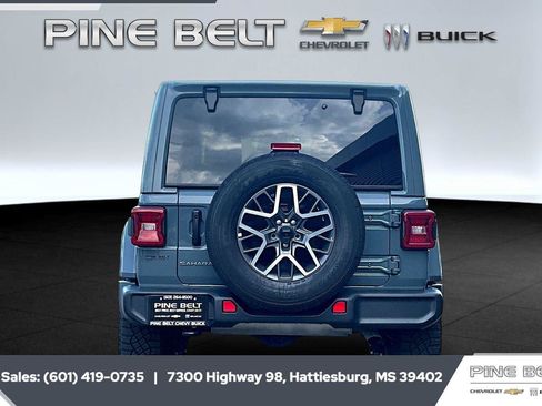 Used 2026 Jeep Wrangler Unlimited Sahara AWD/4WD image 4