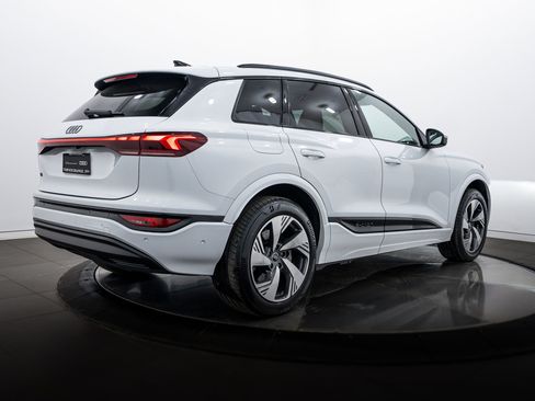 Certified 2025 Audi Q6 e-tron Premium Plus image 4