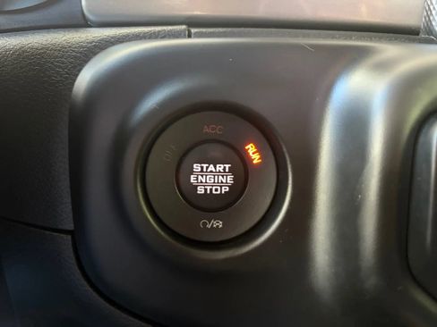 Used 2020 Jeep Wrangler Unlimited Sahara AWD/4WD image 24
