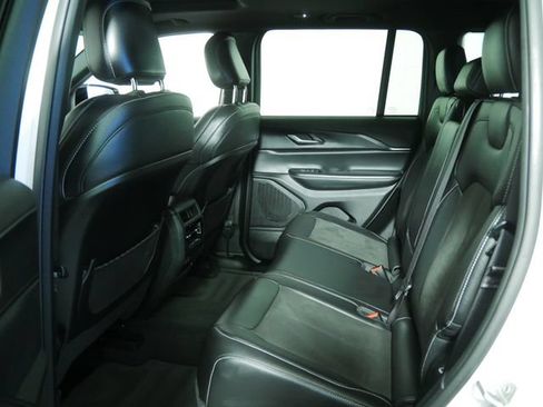 Certified 2023 Jeep Grand Cherokee Altitude AWD/4WD image 16