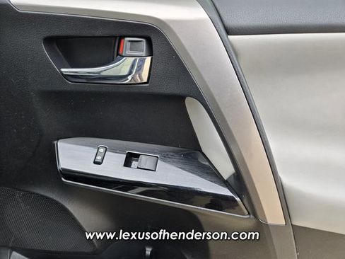 Used 2016 Toyota RAV4 Limited w/ Advanced Technology Package image 18