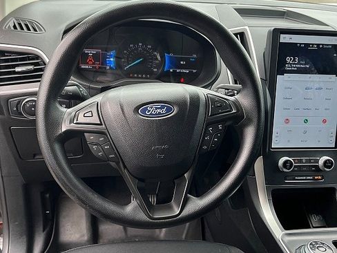Used 2023 Ford Edge SE image 7