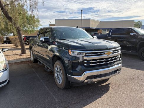 Used 2025 Chevrolet Silverado 1500 LTZ w/ LTZ Premium Package AWD/4WD image 5