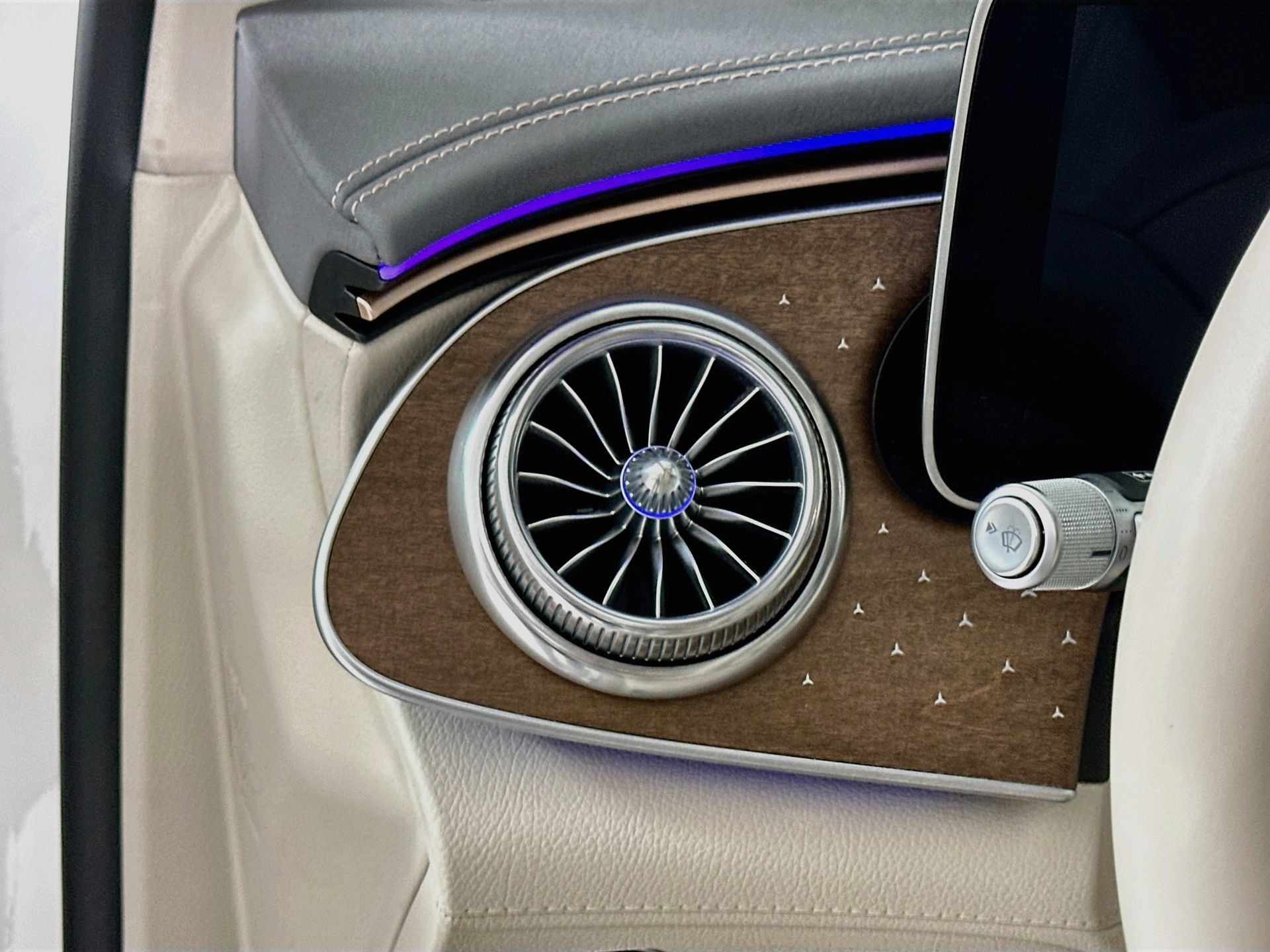 Certified 2023 Mercedes-Benz EQS 450+ SUV image 11