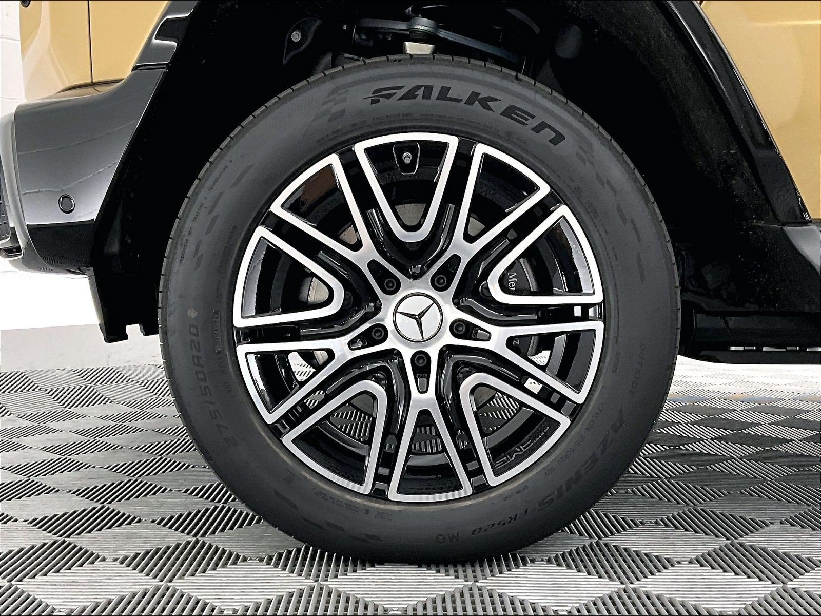 New 2027 Mercedes-Benz G 580 e image 10