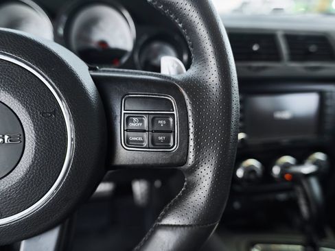 Used 2014 Dodge Challenger R/T RWD image 23