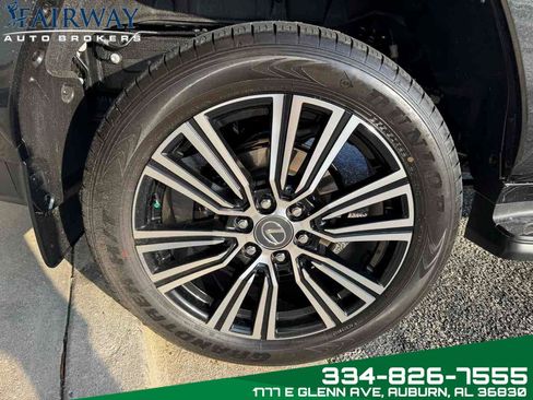 Used 2025 Lexus LX 600 4WD w/ Accessory Package (2T) image 38