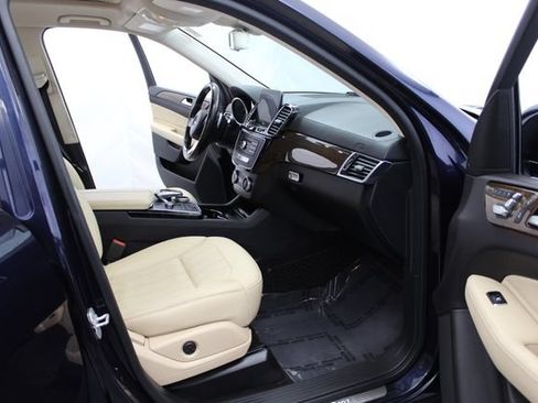 Used 2017 Mercedes-Benz GLS 450 4MATIC image 23