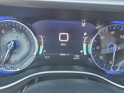 Used 2025 Chrysler Pacifica Select FWD image 29