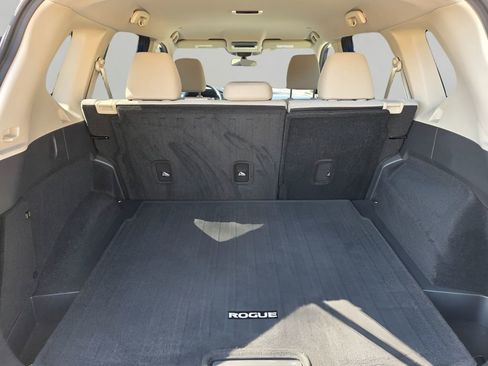 Used 2023 Nissan Rogue SV image 7