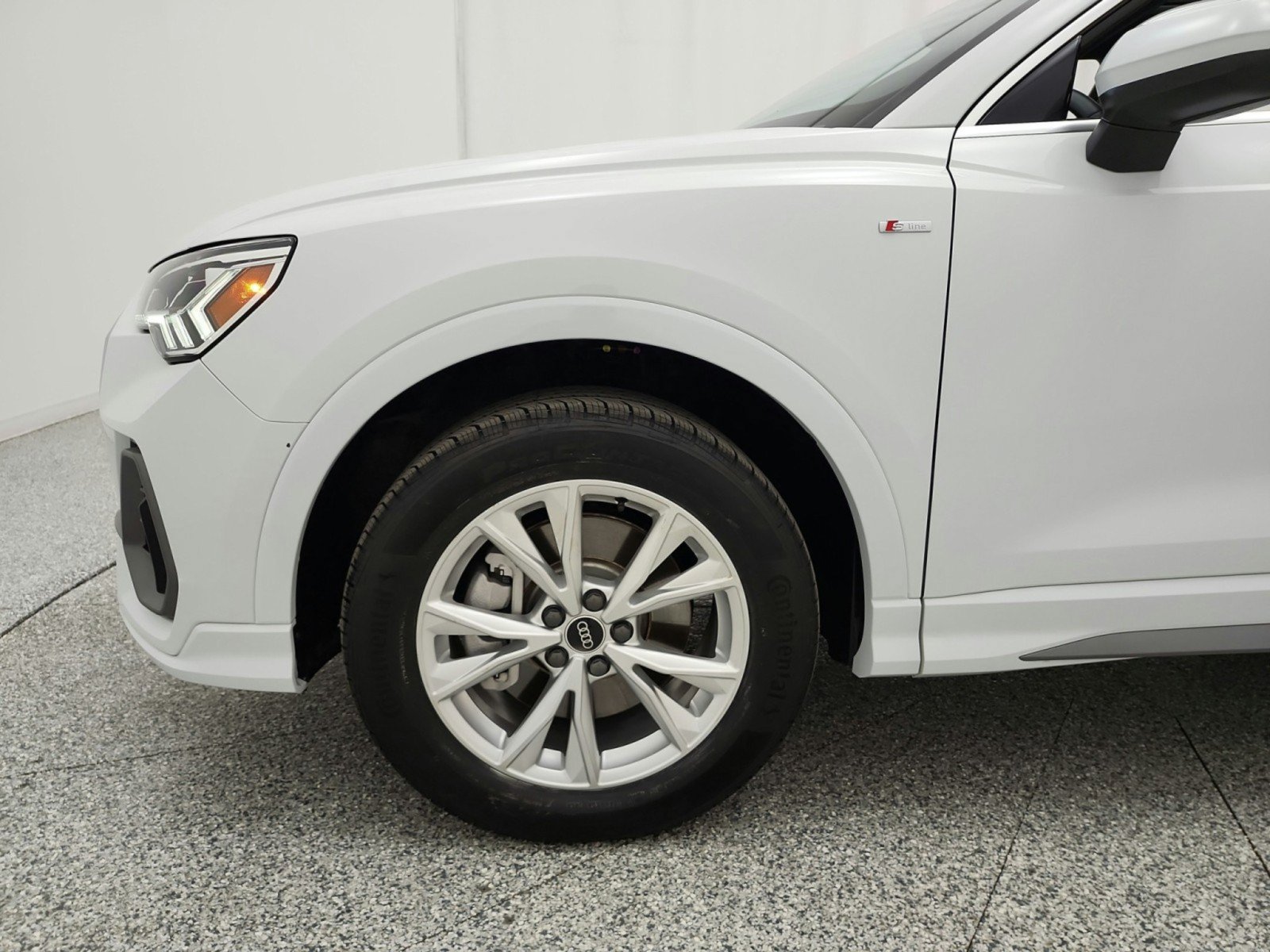 Used 2024 Audi Q3 2.0T Premium AWD/4WD image 17