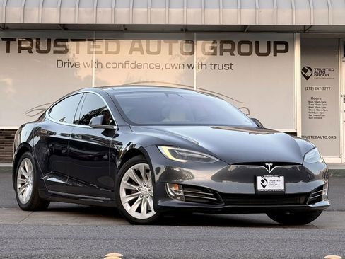 Used 2018 Tesla Model S 75D AWD/4WD image 2