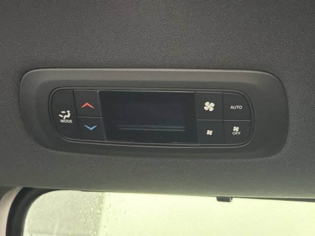 New 2027 Chrysler Pacifica Select FWD image 31