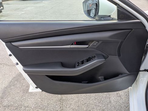 Used 2021 MAZDA MAZDA3 s image 10