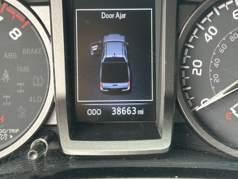 Used 2023 Toyota Tacoma TRD Off-Road image 14