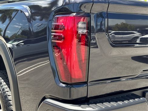 Used 2024 GMC Sierra 2500 Denali w/ Denali Reserve Package AWD/4WD image 15