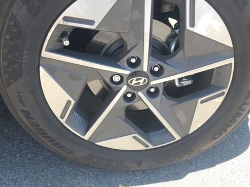 Used 2025 Hyundai Tucson SEL FWD image 8