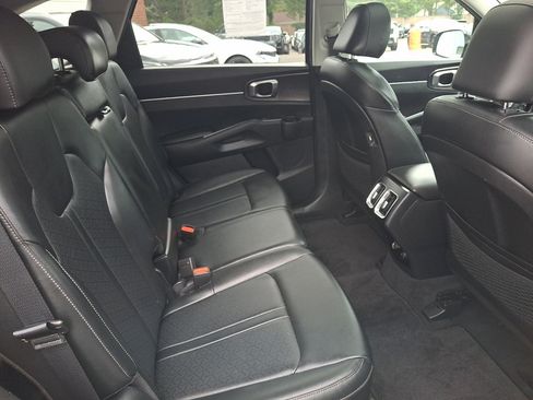 Used 2023 Kia Sorento S w/ Panoramic Sunroof Package FWD image 21