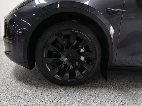 Used 2024 Tesla Model Y Long Range image 6