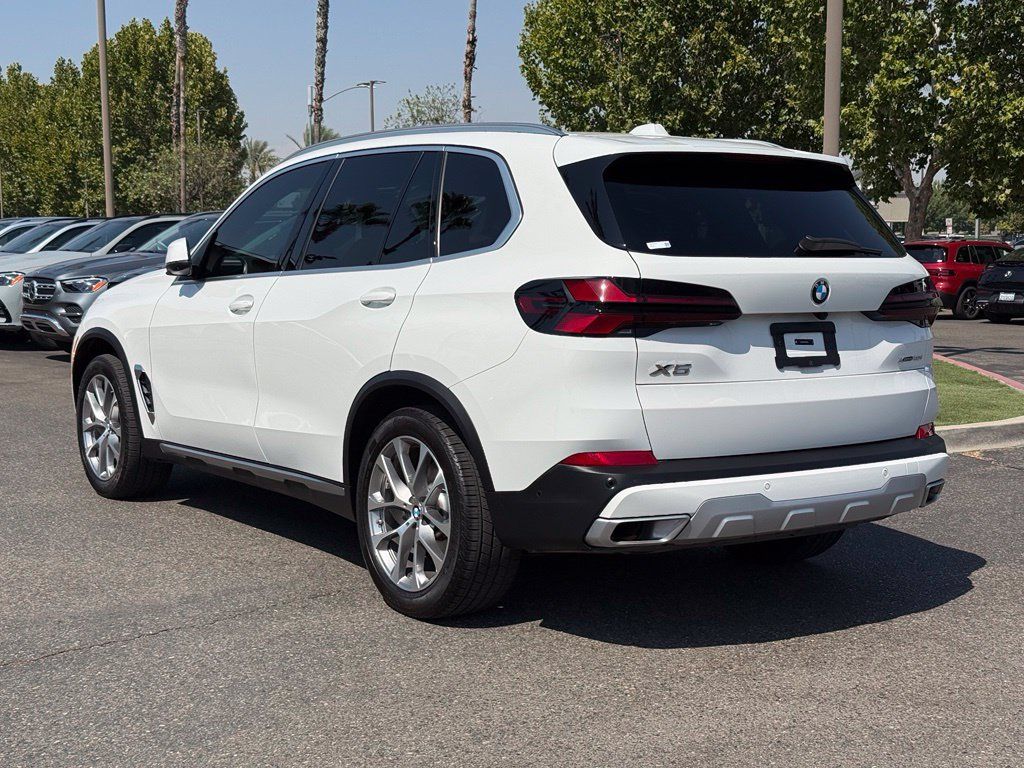 Used 2025 BMW X5 xDrive40i w/ Premium Package AWD/4WD image 7