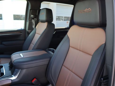 Used 2024 Chevrolet Silverado 2500 High Country w/ High Country Premium Package image 23