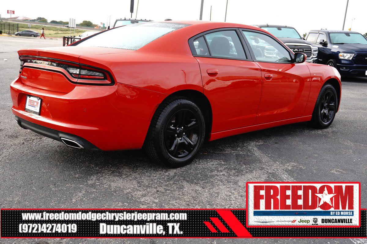 Used 2022 Dodge Charger SXT RWD image 5