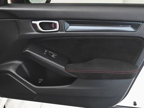 Used 2023 Honda Civic Type R image 11
