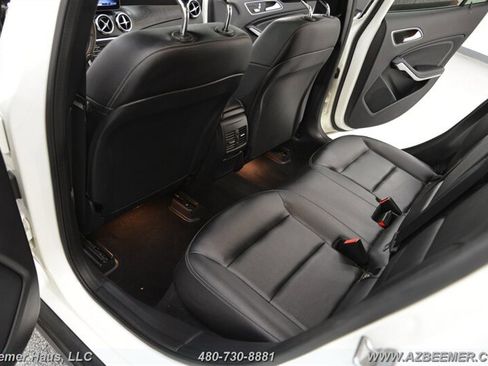 Used 2018 Mercedes-Benz GLA 250 4MATIC w/ Premium Package image 26