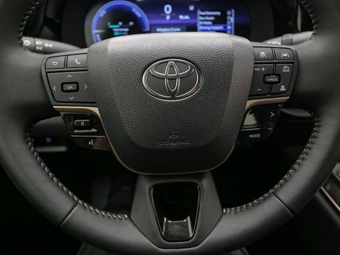 Used 2026 Toyota Crown AWD/4WD image 30