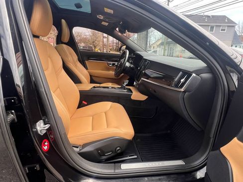 Used 2017 Volvo S90 T6 Momentum w/ Vision Package image 31