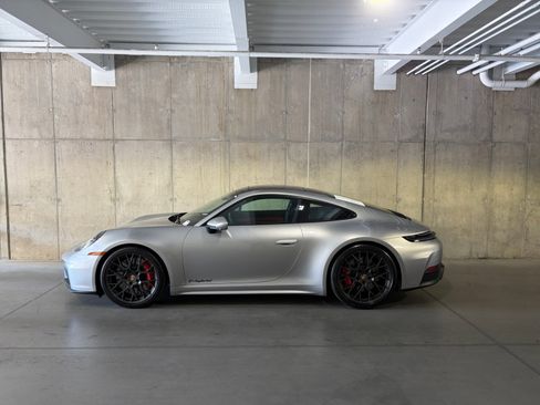 Certified 2025 Porsche 911 Carrera GTS RWD image 2