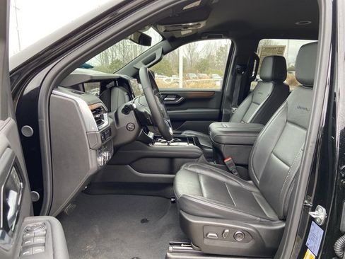 Used 2025 GMC Yukon Denali image 33