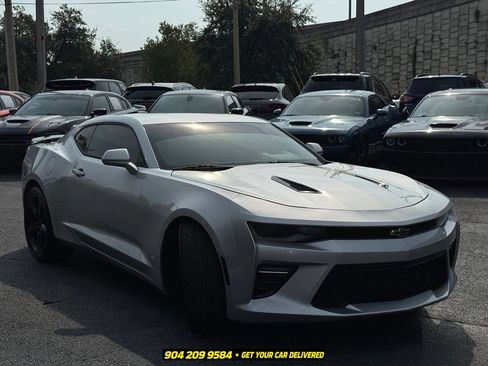Used 2018 Chevrolet Camaro SS RWD image 11