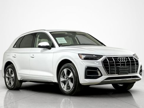 Used 2023 Audi Q5 2.0T Premium w/ Convenience Package image 7