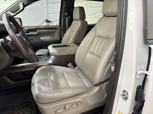 Used 2022 Chevrolet Silverado 1500 LT AWD/4WD image 18