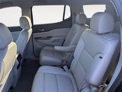 Used 2022 GMC Acadia SLT w/ Preferred Package image 13