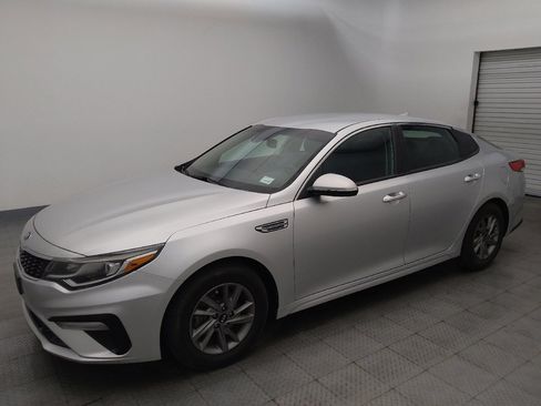 Used 2020 Kia Optima LX FWD image 2