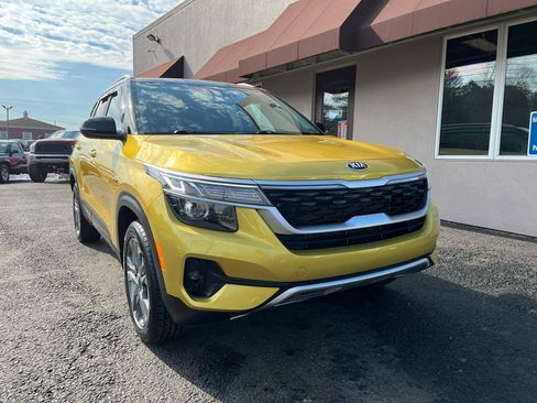Used 2021 Kia Seltos S image 2