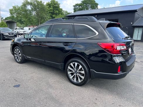 Used 2017 Subaru Outback 2.5i Limited AWD/4WD image 7