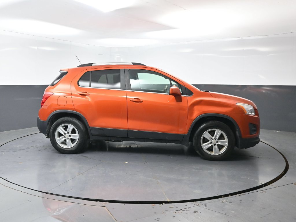 Used 2016 Chevrolet Trax LT FWD image 2