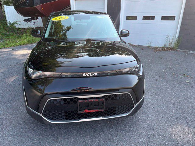 Used 2023 Kia Soul LX w/ Option Group 015 FWD image 1