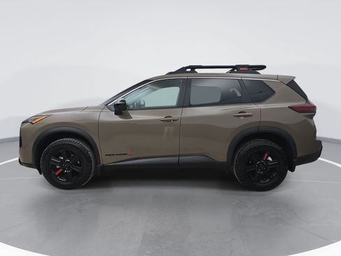 Used 2025 Nissan Rogue SV AWD/4WD image 7