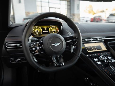 Used 2025 Aston Martin DB12 Coupe RWD image 25